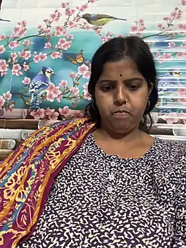 Snapshot of Beauty-queen chatting on 03-09-25, 01:37 Beauty-queen online show from 03-09-25, 01:37