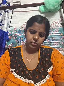 Snapshot of Beauty-queen chatting on 03-12-25, 04:46 Beauty-queen online show from 03-12-25, 04:46