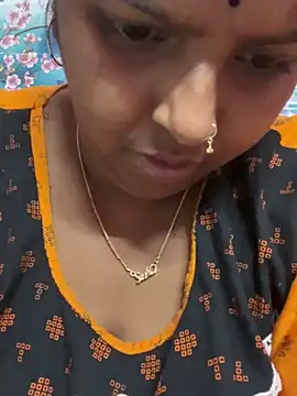 Snapshot of Beauty-queen chatting on 03-17-25, 04:54 Beauty-queen online show from 03-17-25, 04:54