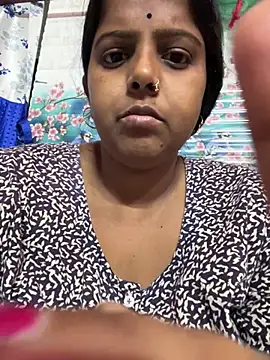 Snapshot of Beauty-queen chatting on 03-06-25, 10:20 Beauty-queen online show from 03-06-25, 10:20