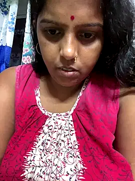 Snapshot of Beauty-queen chatting on 10-17-25, 11:12 Beauty-queen online show from 10-17-25, 11:12