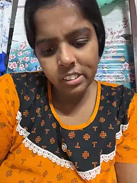 Snapshot of Beauty-queen chatting on 02-28-25, 11:03 Beauty-queen online show from 02-28-25, 11:03