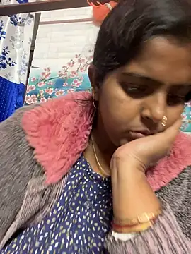 Snapshot of Beauty-queen chatting on 02-22-25, 03:47 Beauty-queen online show from 02-22-25, 03:47