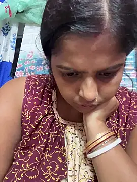 Snapshot of Beauty-queen chatting on 10-12-25, 12:28 Beauty-queen online show from 10-12-25, 12:28