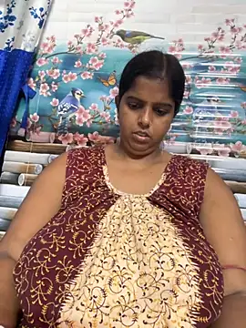 Snapshot of Beauty-queen chatting on 09-13-25, 10:59 Beauty-queen online show from 09-13-25, 10:59