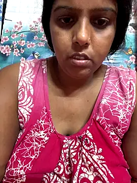 Beauty-queen online show from 10-31-25, 01:52