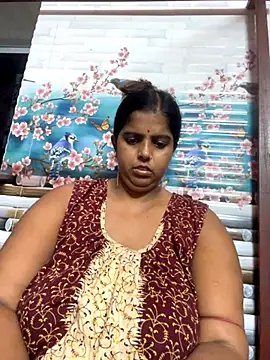 Snapshot of Beauty-queen chatting on 09-10-25, 01:21 Beauty-queen online show from 09-10-25, 01:21