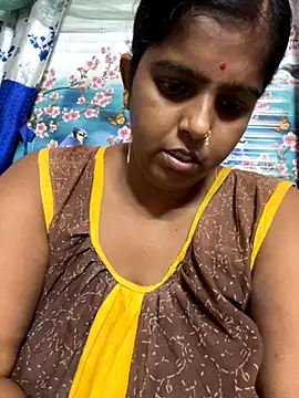 Snapshot of Beauty-queen chatting on 09-20-25, 11:37 Beauty-queen online show from 09-20-25, 11:37