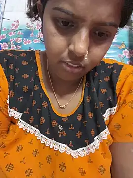 Snapshot of Beauty-queen chatting on 03-18-25, 11:11 Beauty-queen online show from 03-18-25, 11:11