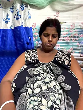 Beauty-queen online show from 04-15-26, 11:49