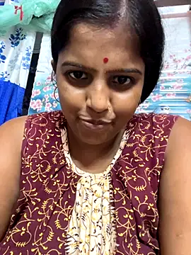 Snapshot of Beauty-queen chatting on 10-14-25, 01:01 Beauty-queen online show from 10-14-25, 01:01