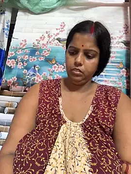 Snapshot of Beauty-queen chatting on 10-19-25, 10:29 Beauty-queen online show from 10-19-25, 10:29