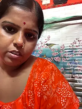 Snapshot of Beauty-queen chatting on 10-06-25, 01:23 Beauty-queen online show from 10-06-25, 01:23