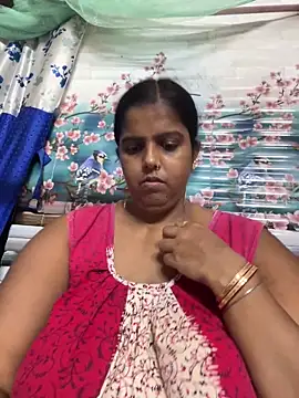 Snapshot of Beauty-queen chatting on 09-21-25, 11:37 Beauty-queen online show from 09-21-25, 11:37
