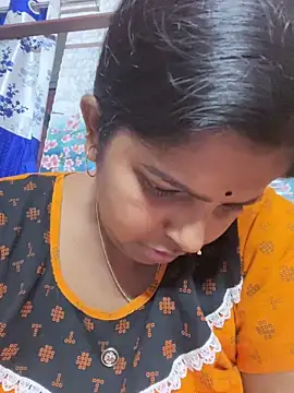 Snapshot of Beauty-queen chatting on 03-20-25, 03:36 Beauty-queen online show from 03-20-25, 03:36