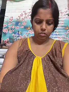 Snapshot of Beauty-queen chatting on 10-18-25, 11:12 Beauty-queen online show from 10-18-25, 11:12