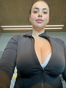 Snapshot of Alirawrz chatting on 05-24-26, 03:45 Alirawrz online show from 05-24-26, 03:45