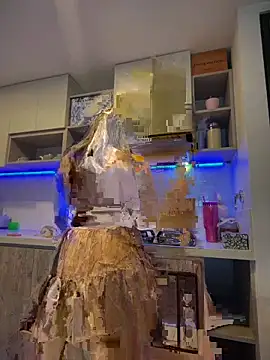 Alirawrz online show from 10-25-25, 07:58