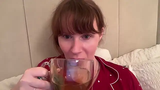 redheadrosie69 online show from 11-10-25, 08:03