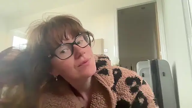 redheadrosie69 online show from 06-11-26, 04:53
