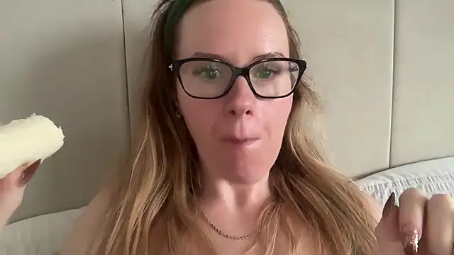 redheadrosie69 online show from 11-23-25, 12:26