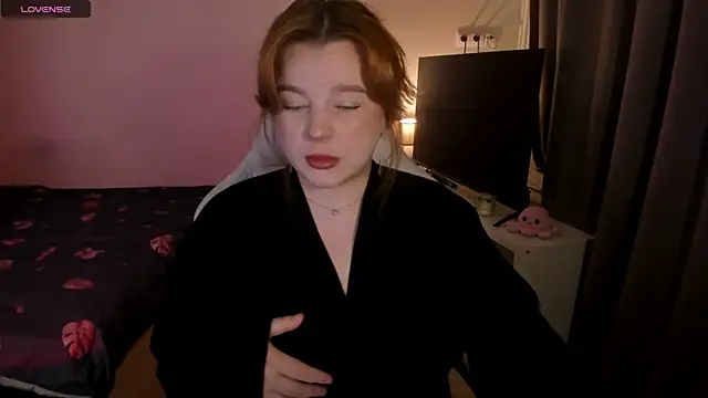Snapshot of _Lisa_x chatting on 12-09-24, 05:07  Lisa x online show from 12-09-24, 05:07