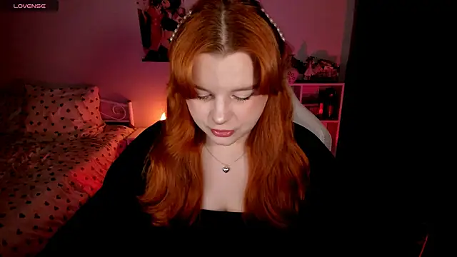 Snapshot of _Lisa_x chatting on 10-19-25, 03:48  Lisa x online show from 10-19-25, 03:48