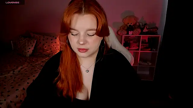 Snapshot of _Lisa_x chatting on 10-08-25, 11:23  Lisa x online show from 10-08-25, 11:23