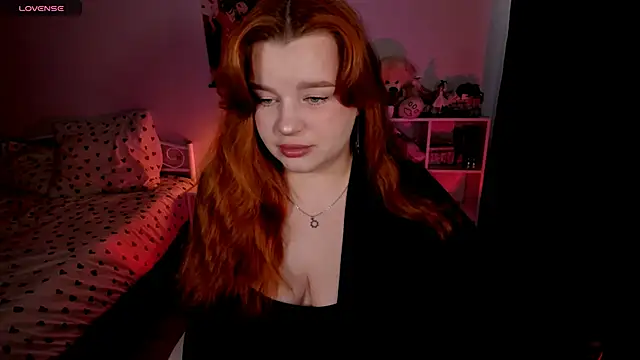Snapshot of _Lisa_x chatting on 10-21-25, 05:18  Lisa x online show from 10-21-25, 05:18