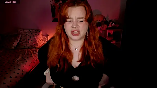 Snapshot of _Lisa_x chatting on 10-11-25, 02:51  Lisa x online show from 10-11-25, 02:51
