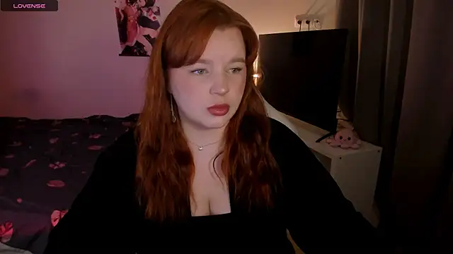 Snapshot of _Lisa_x chatting on 12-19-24, 08:13  Lisa x online show from 12-19-24, 08:13