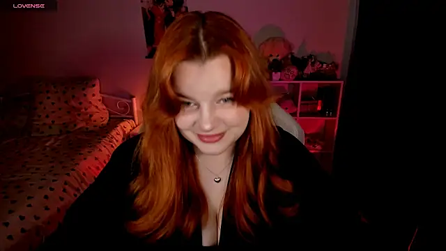 Snapshot of _Lisa_x chatting on 10-18-25, 12:40  Lisa x online show from 10-18-25, 12:40