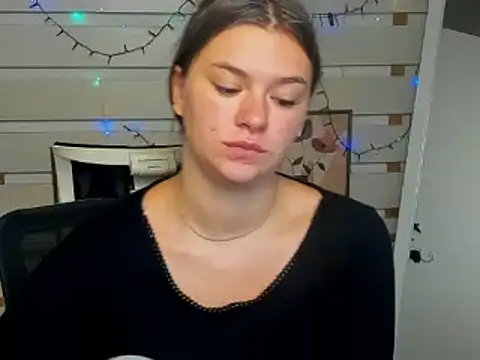 Josephine Kiss online show from 06-19-26, 01:06