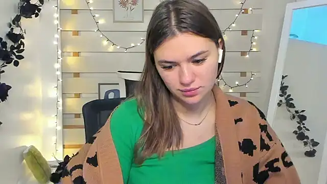 Josephine Kiss online show from 11-15-25, 01:26