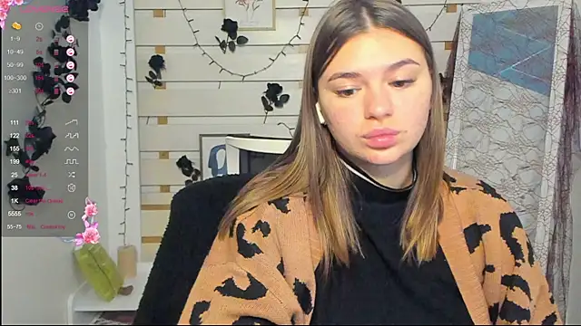 Josephine Kiss online show from 10-31-25, 09:17