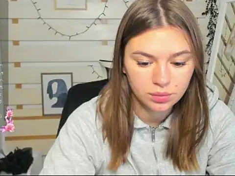 Josephine Kiss online show from 11-28-25, 12:16