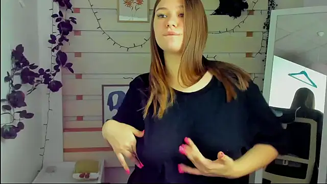 Josephine Kiss online show from 04-11-26, 07:45