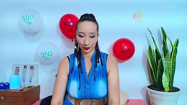 Snapshot of miss-leyla chatting on 03-19-25, 04:13 miss-leyla online show from 03-19-25, 04:13