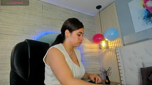 Snapshot of sussy__stone chatting on 05-21-26, 12:13 sussy stone online show from 05-21-26, 12:13