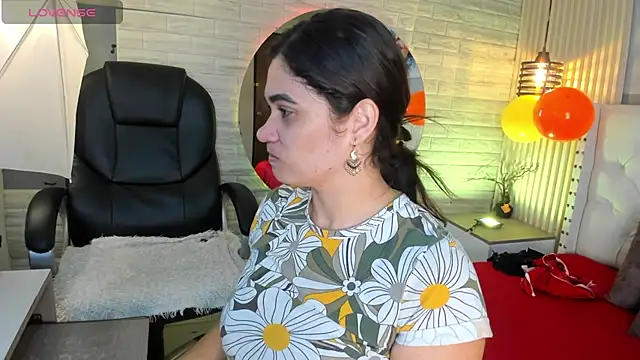 Snapshot of sussy__stone chatting on 04-25-26, 11:57 sussy stone online show from 04-25-26, 11:57