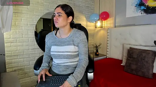 Snapshot of sussy__stone chatting on 05-28-26, 12:11 sussy stone online show from 05-28-26, 12:11