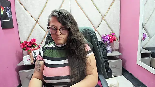 SaraThomso online show from 01-13-26, 02:32