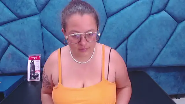 Snapshot of SaraThomso chatting on 02-26-25, 02:52 SaraThomso online show from 02-26-25, 02:52