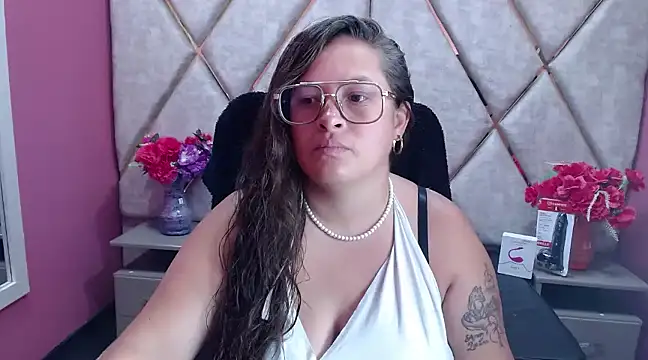 Snapshot of SaraThomso chatting on 03-13-25, 03:00 SaraThomso online show from 03-13-25, 03:00