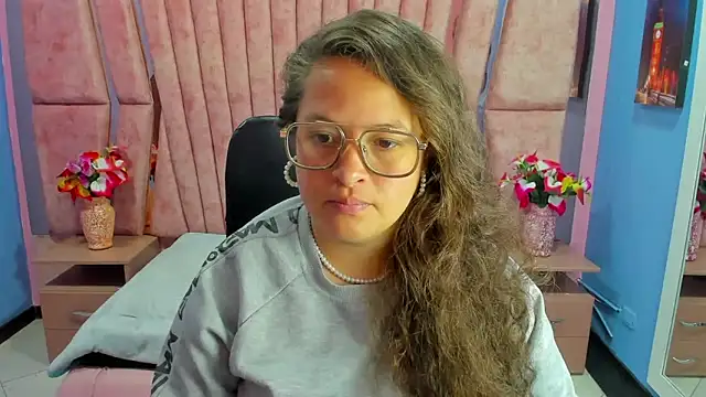 Snapshot of SaraThomso chatting on 02-27-25, 03:29 SaraThomso online show from 02-27-25, 03:29