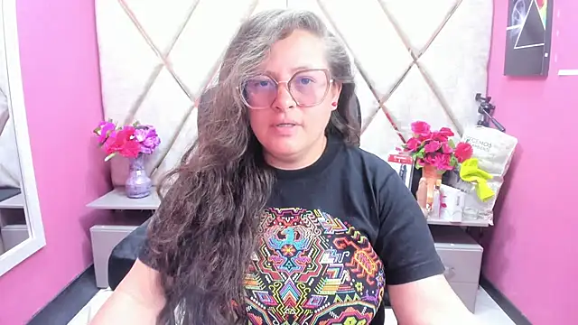 SaraThomso online show from 11-29-25, 01:55