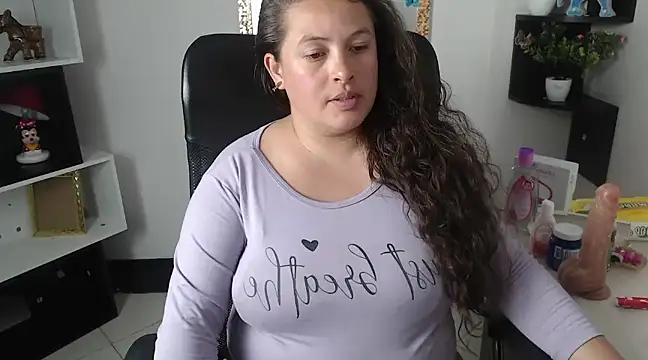 Snapshot of SaraThomso chatting on 02-04-25, 09:07 SaraThomso online show from 02-04-25, 09:07