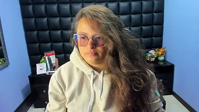 SaraThomso online show from 01-09-26, 02:35