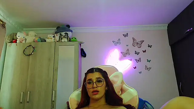 Snapshot of caroline_jonson chatting on 05-07-26, 02:09 caroline jonson online show from 05-07-26, 02:09