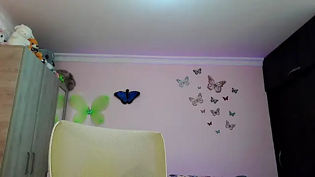 Snapshot of caroline_jonson chatting on 09-20-25, 02:33 caroline jonson online show from 09-20-25, 02:33